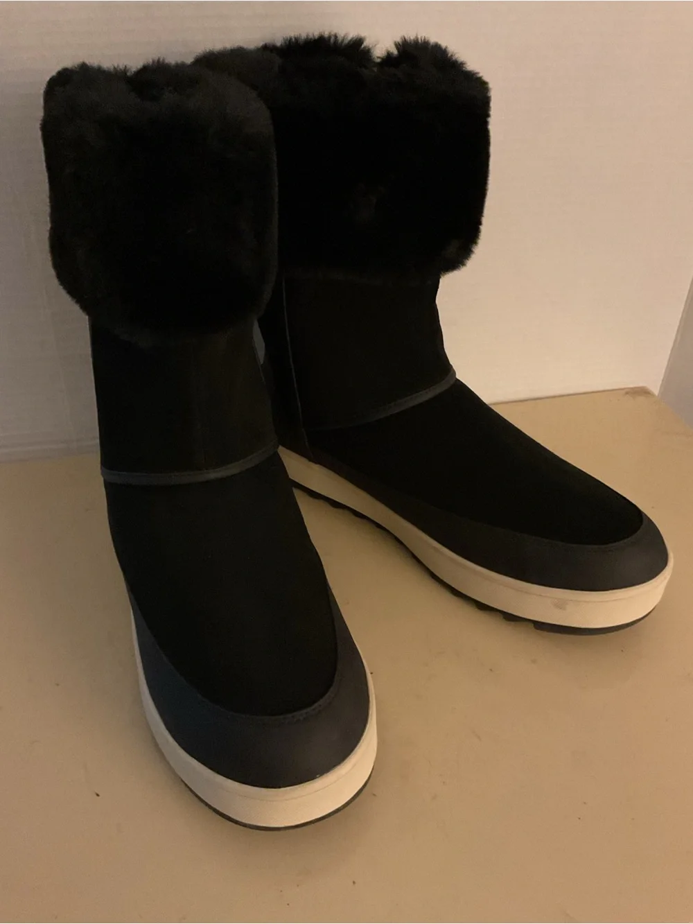 Koolaburra women Black leather nubuck Faux Fur-Trim Tynlee Boots US 11